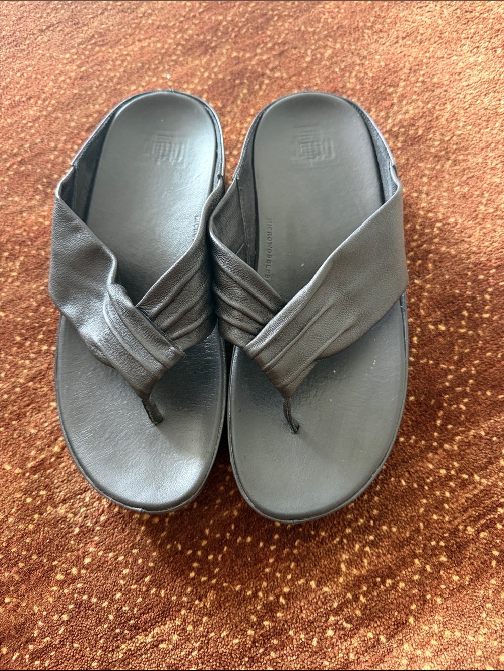 Fitflop Black Leather Twist Toe-Post Sandals
